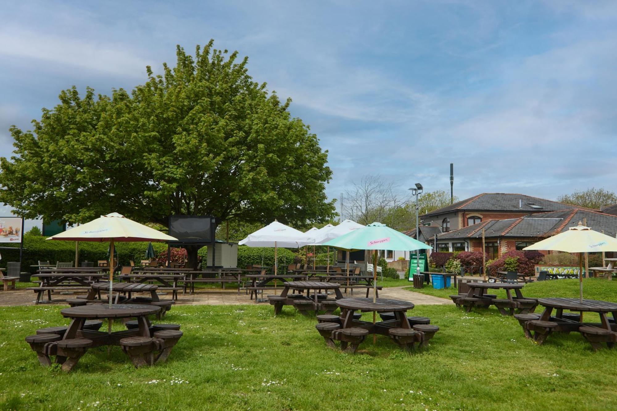 The Broughton Hotel By Greene King Inns Milton Keynes Luaran gambar